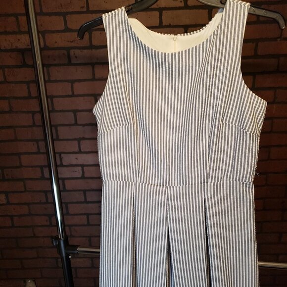 Madison Leigh Blue Seersucker dress with Lace trim - Picture 4 of 13